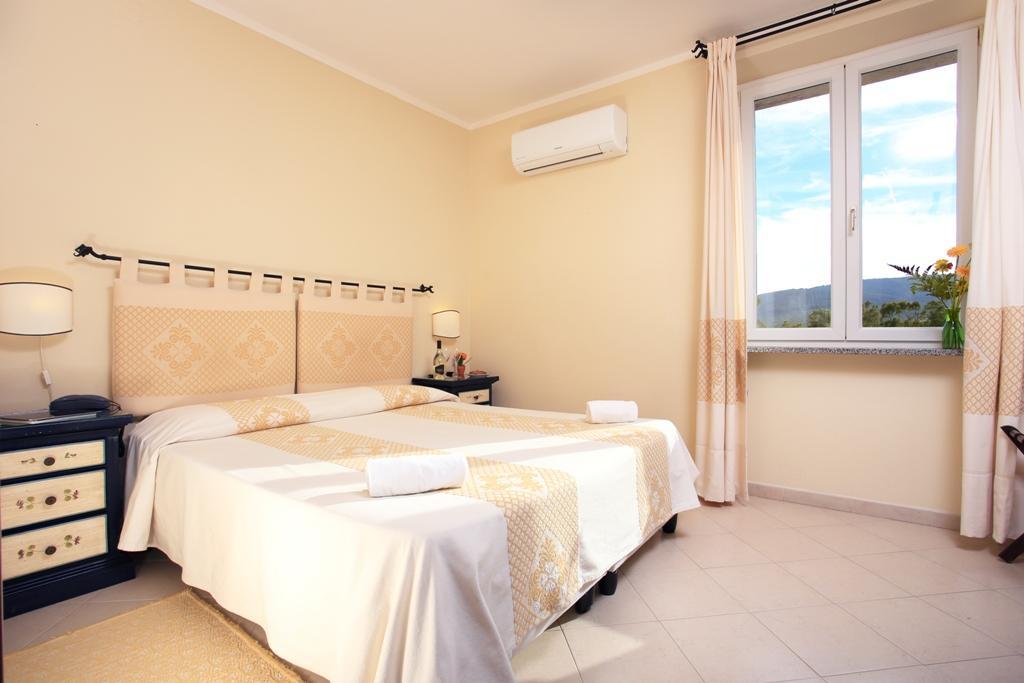 Hotel Domominore เฟอร์ติเลีย ภายนอก รูปภาพ