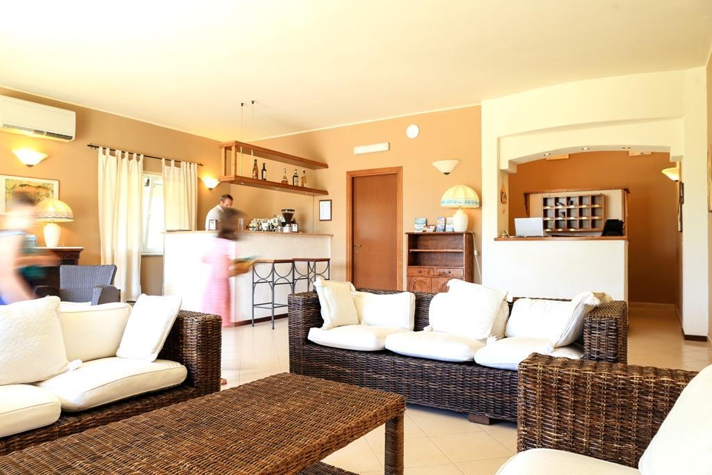 Hotel Domominore เฟอร์ติเลีย ภายนอก รูปภาพ